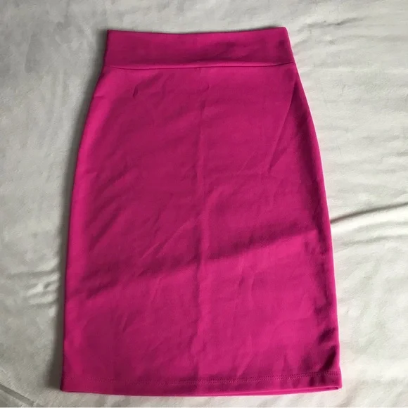 Event Pencil Skirt Women’s Size XS Color Pink Pull On knee length Pre owned - Picture 8 of 11
